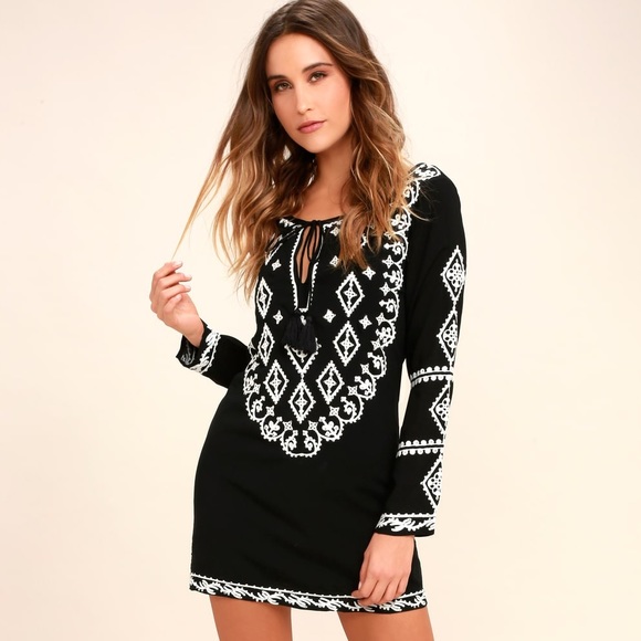 Lulus Dresses & Skirts - Lulus black and white embroidered dress